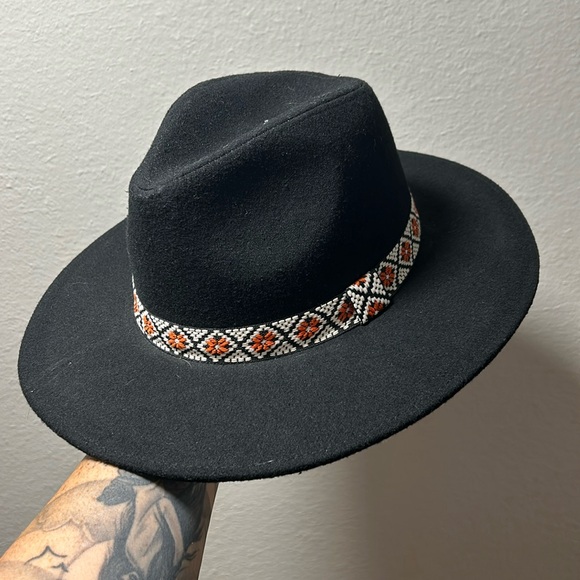 Black Flat Brim Hat from Forever 21 - Picture 1 of 5